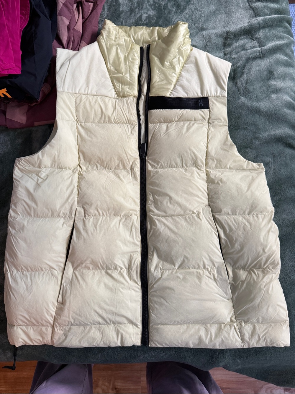 On Running yellowDown Vest with Black Trim